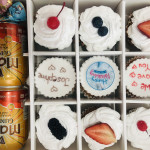 9 pieces cupcakes with drink