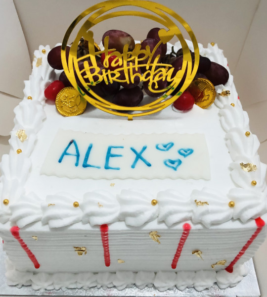 Square Cake with fruits