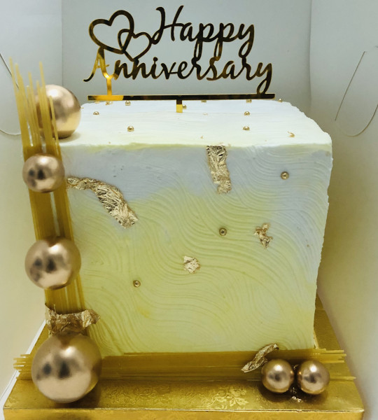 Anniversary Cake (Whipping Cream)